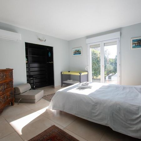 Ibis - Villa Avec Piscine, Jardin Et Parking อาร์ลส์ ภายนอก รูปภาพ